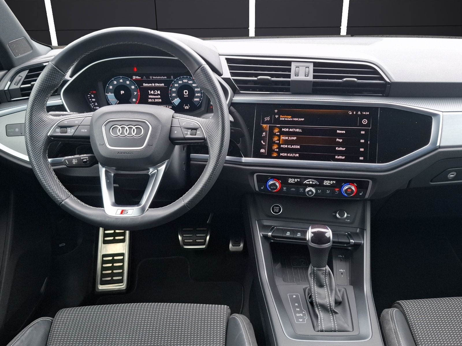 Fahrzeugabbildung Audi Q3 35 TFSI S-line S-tronic LED AVC APP ACC PDC S