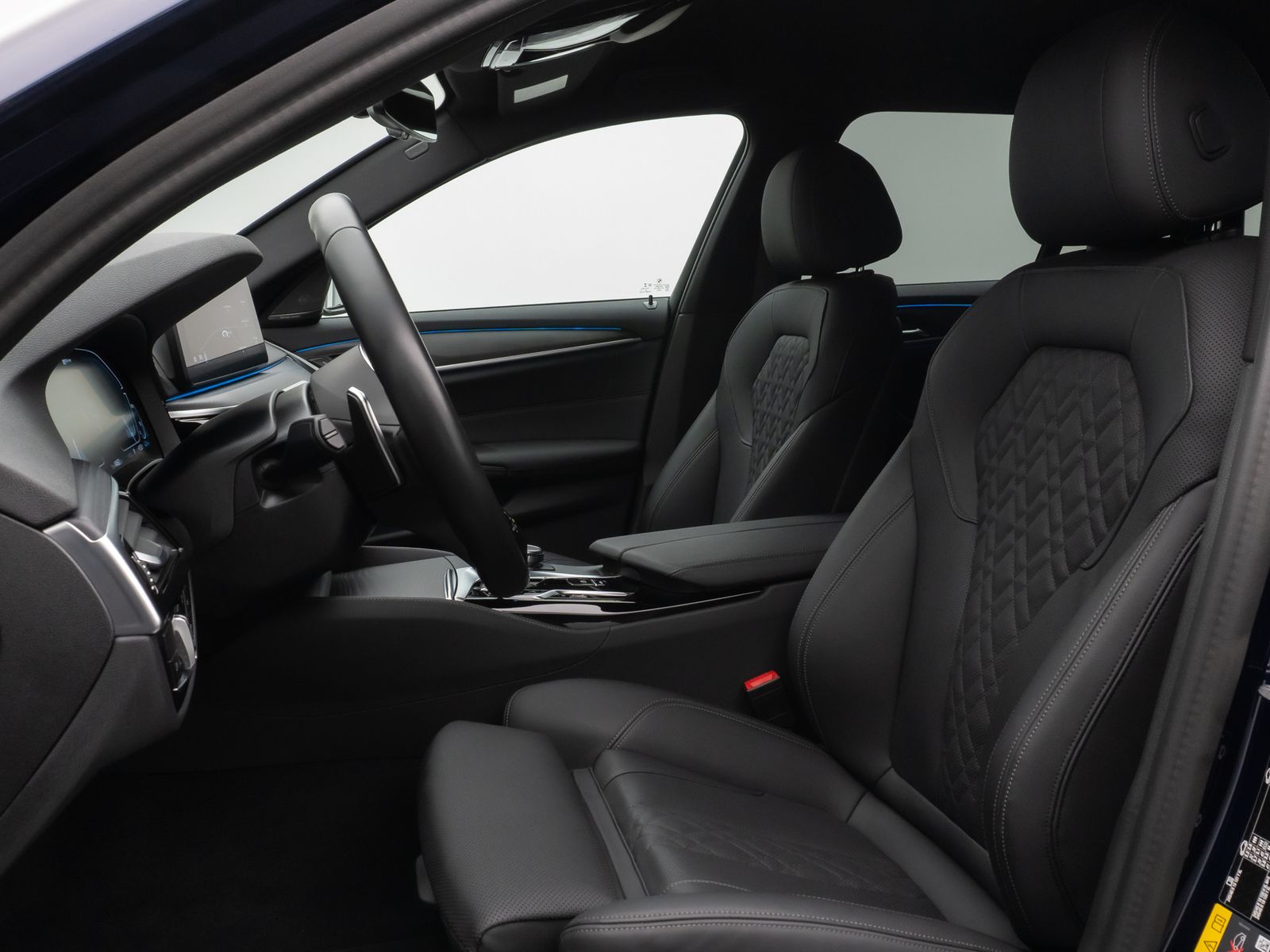 Fahrzeugabbildung BMW 530e xD M Sport Kamera H/K DAB Individual Alarm