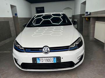 Volkswagen Golf - 2