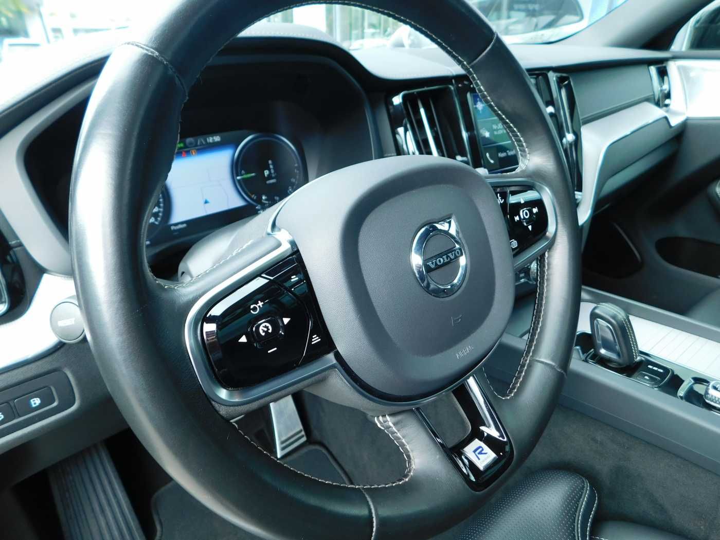 Fahrzeugabbildung Volvo XC60 T8 AWD R-Design 'AHK,22-Zoll