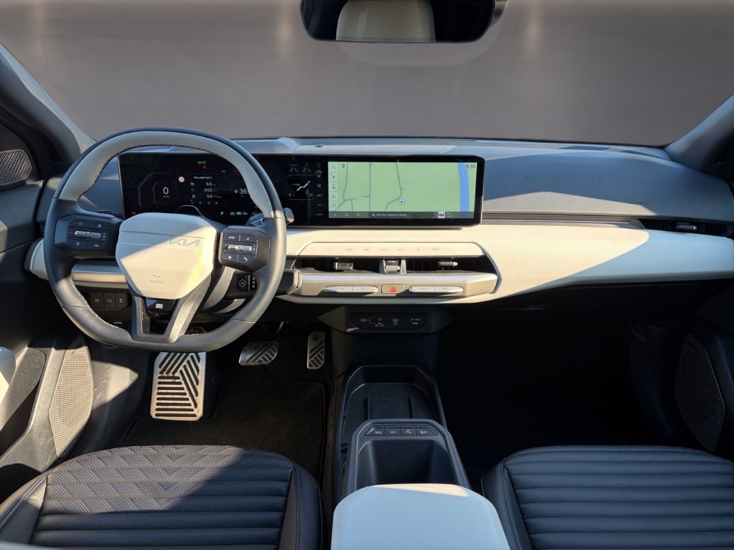 Fahrzeugabbildung Kia EV4 (CT) 150 kW GT-Line Navi Soundsystem LED App