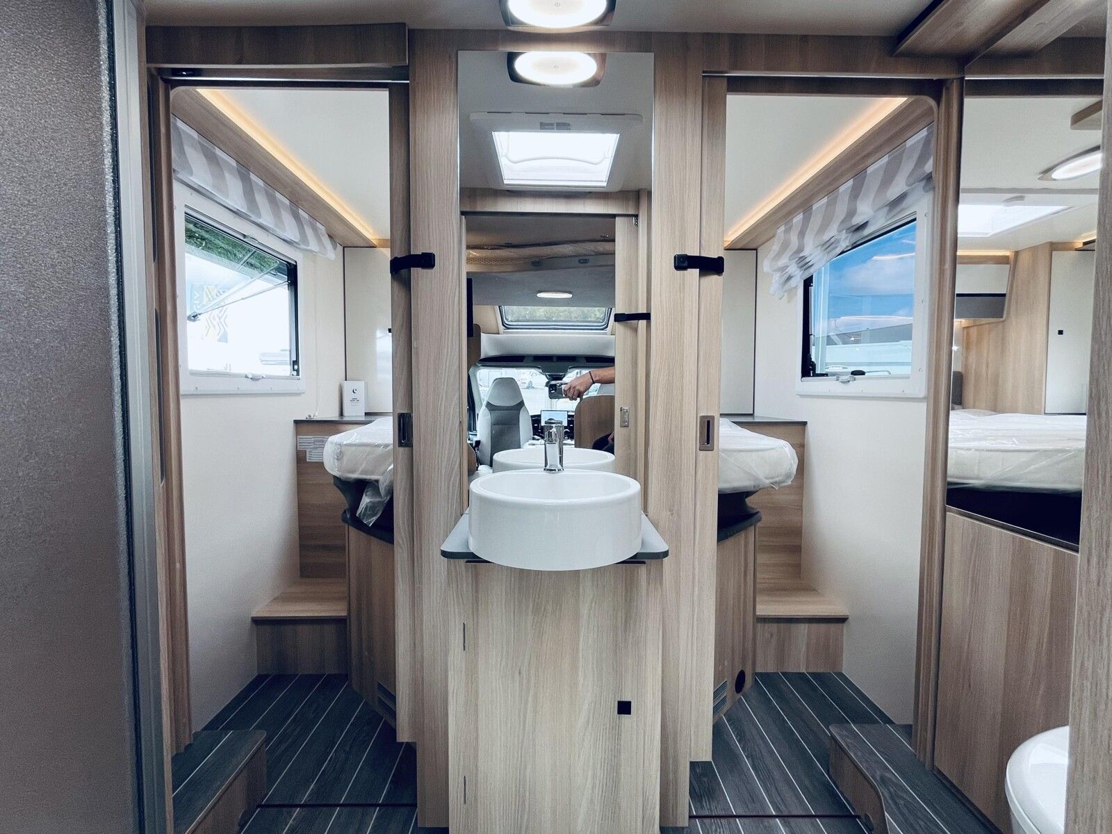 Fahrzeugabbildung NobelART T 6000 Ford