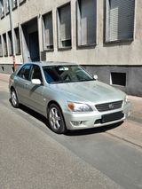 Lexus IS 200 - Scheckheftgepflegt - 6 Gang Schalter - Lexus IS 200 mit Benzin-Antrieb