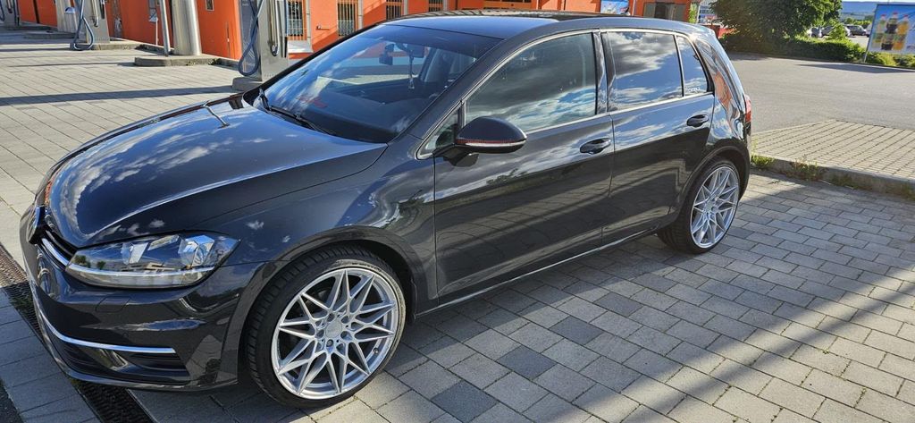 Image of Volkswagen Golf