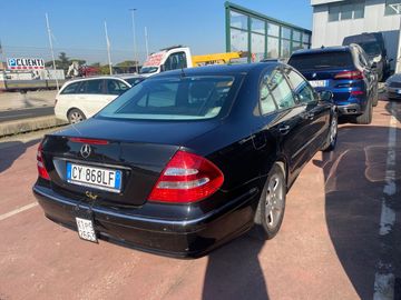 Mercedes E 280 - 2