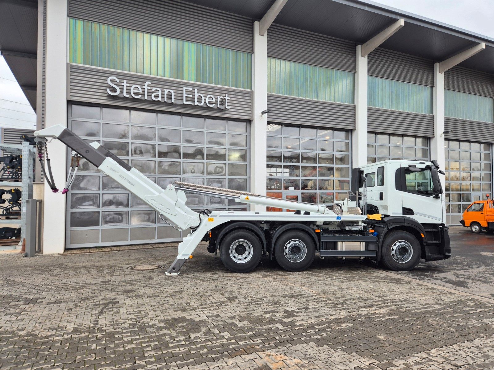 Fahrzeugabbildung Iveco AD260S40X/P Meiller AK16. T Funk AHK