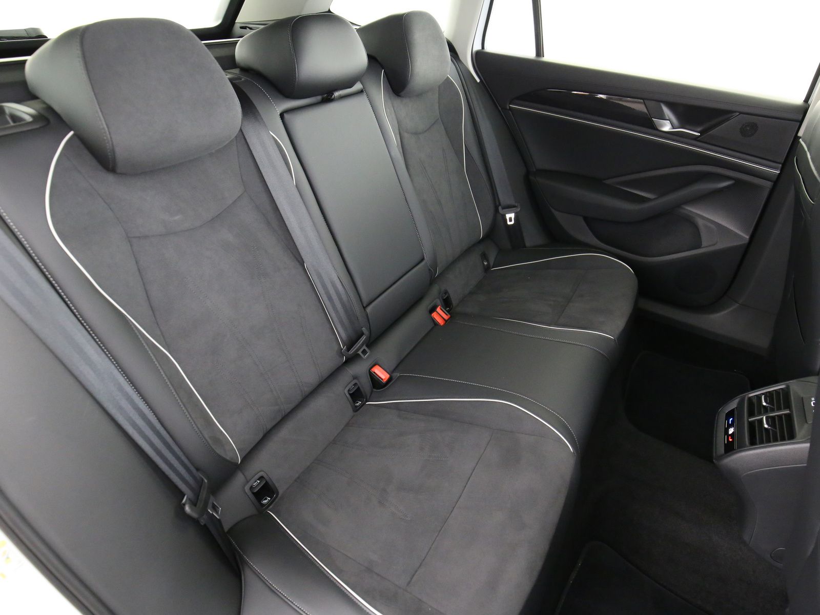 Volkswagen Passat Variant - Bild 19
