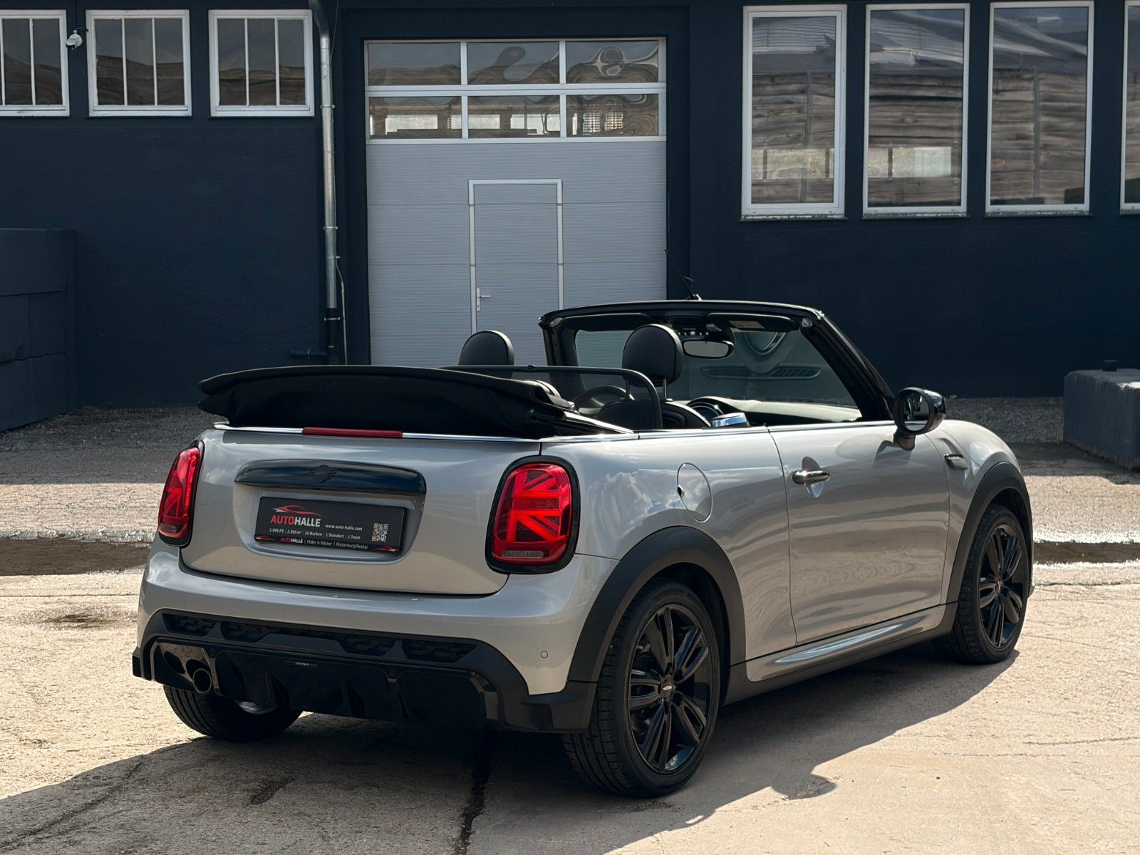 Fahrzeugabbildung MINI Cooper Cabrio JCW-Trim CarPlay Navigation LHZ