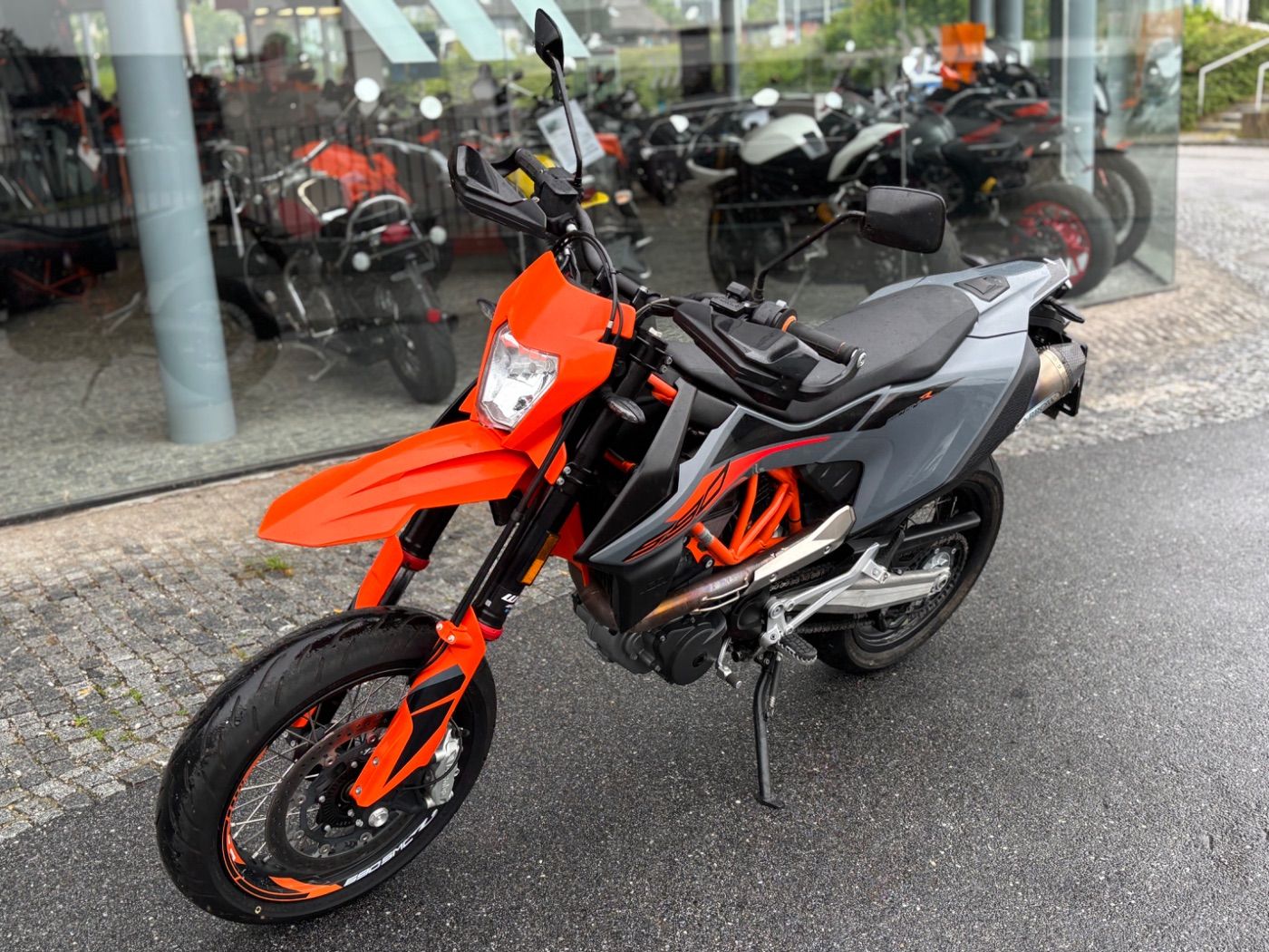 Fahrzeugabbildung KTM 690 SMC-R 2022 A2 Arrow Endschalldämpfer