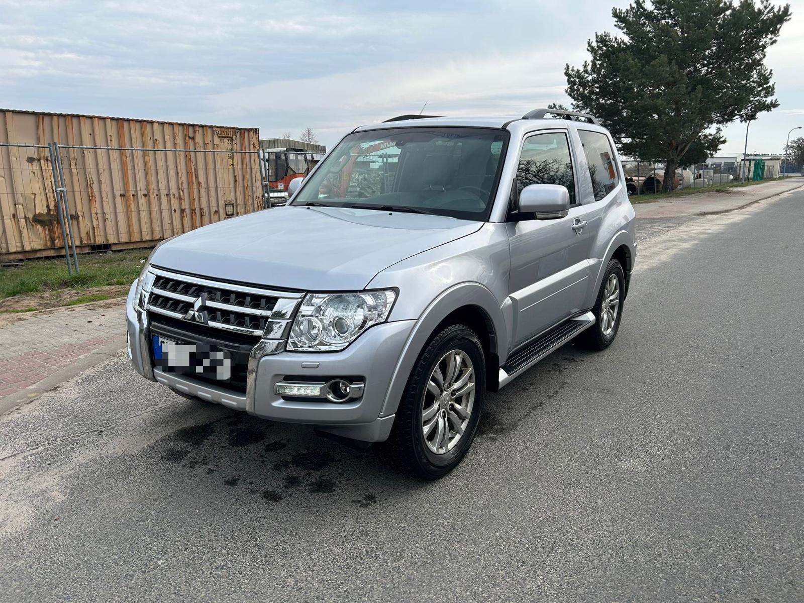 Mitsubishi Pajero 3.2 DI-D Edition 100