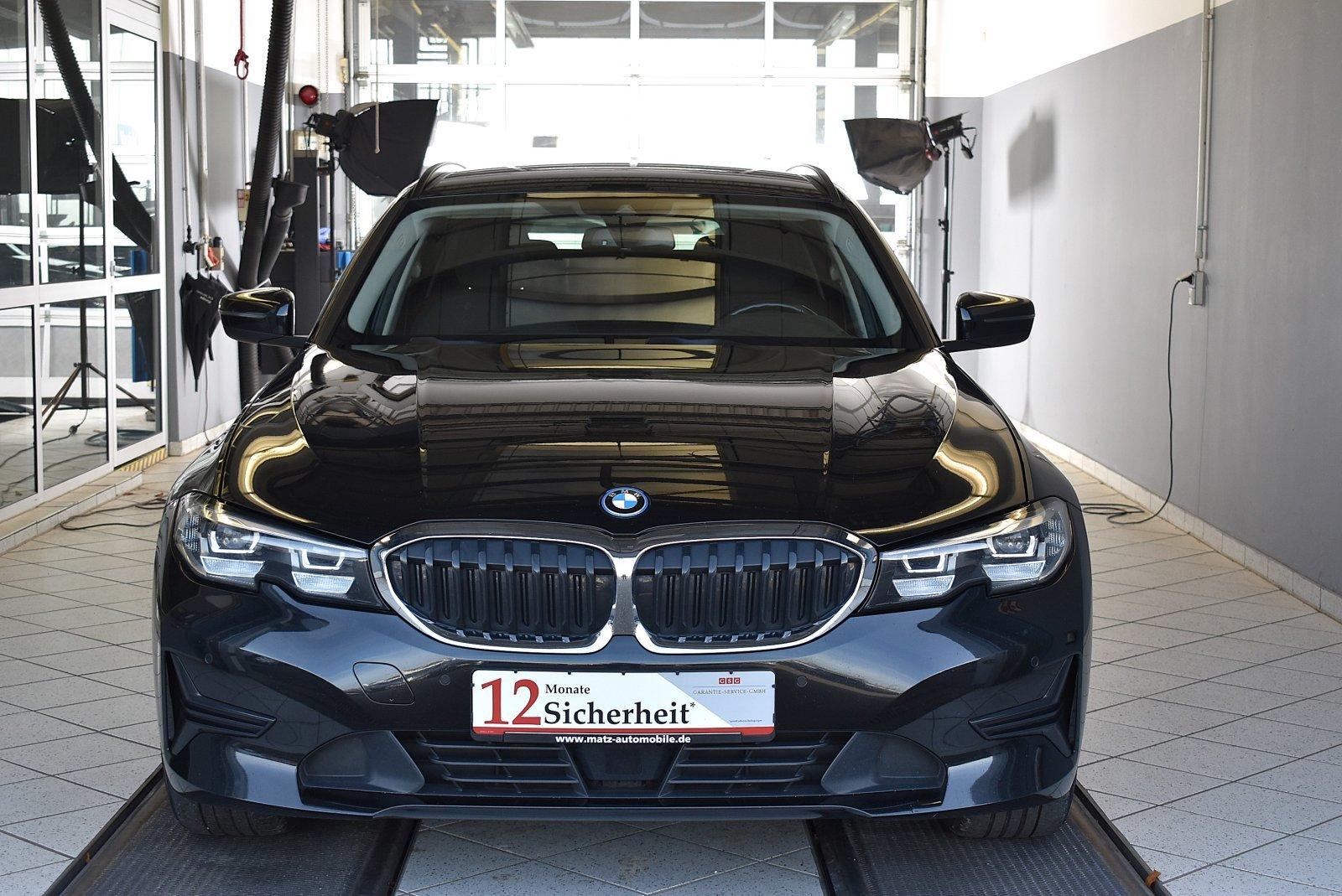 BMW 330e Advantage Steptronic LED*AHK*Digital Tacho