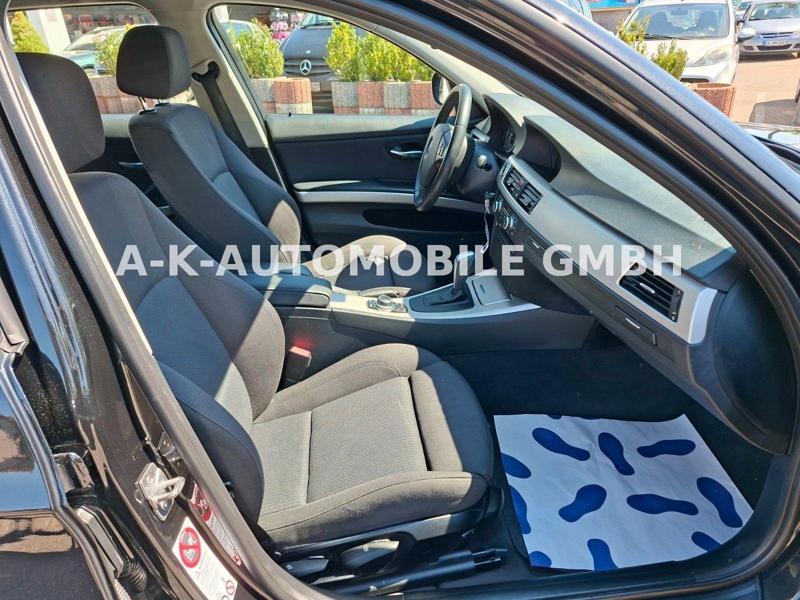 BMW 320 2012 — photo 25