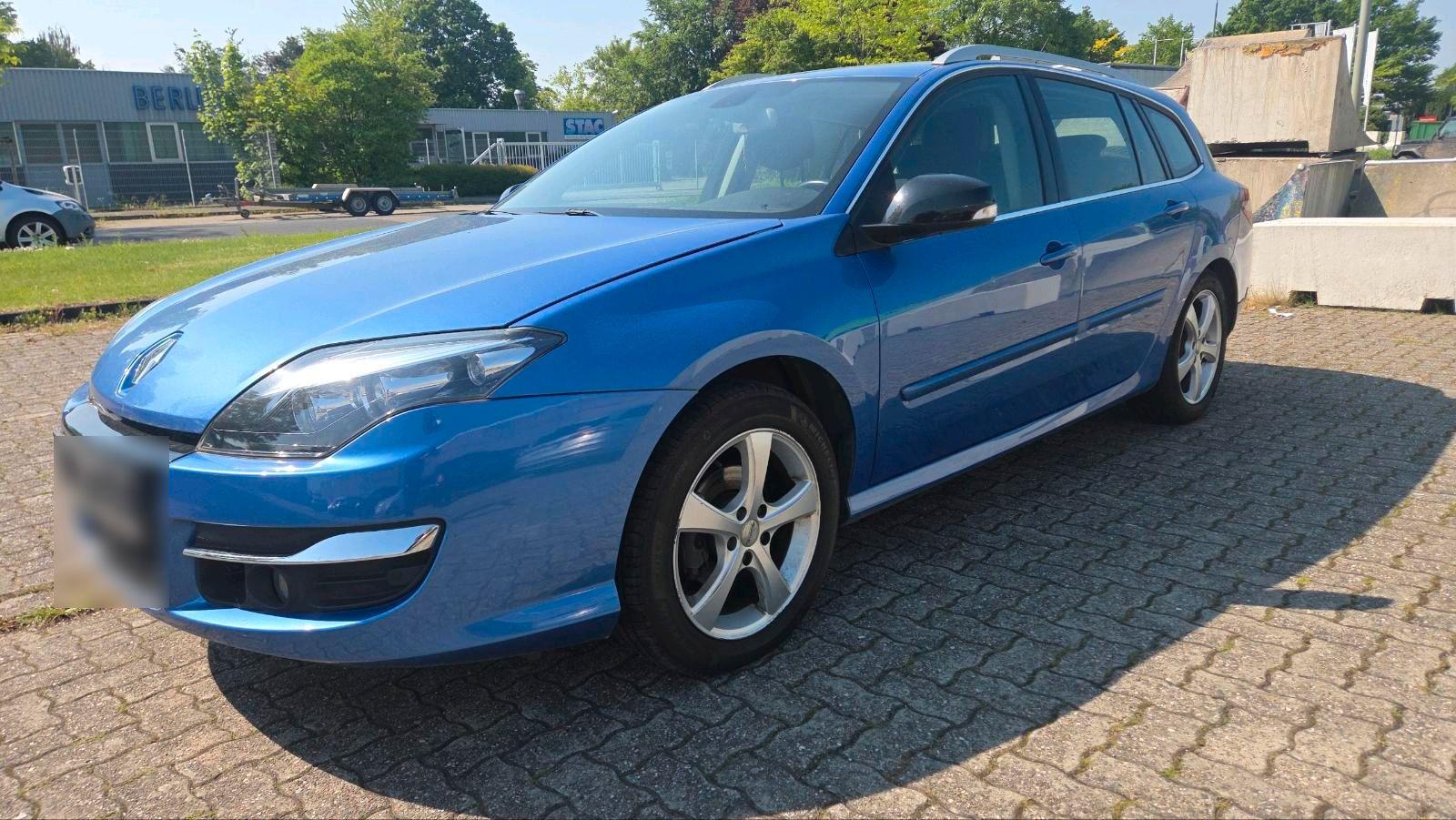 Renault Laguna 2013 — interior