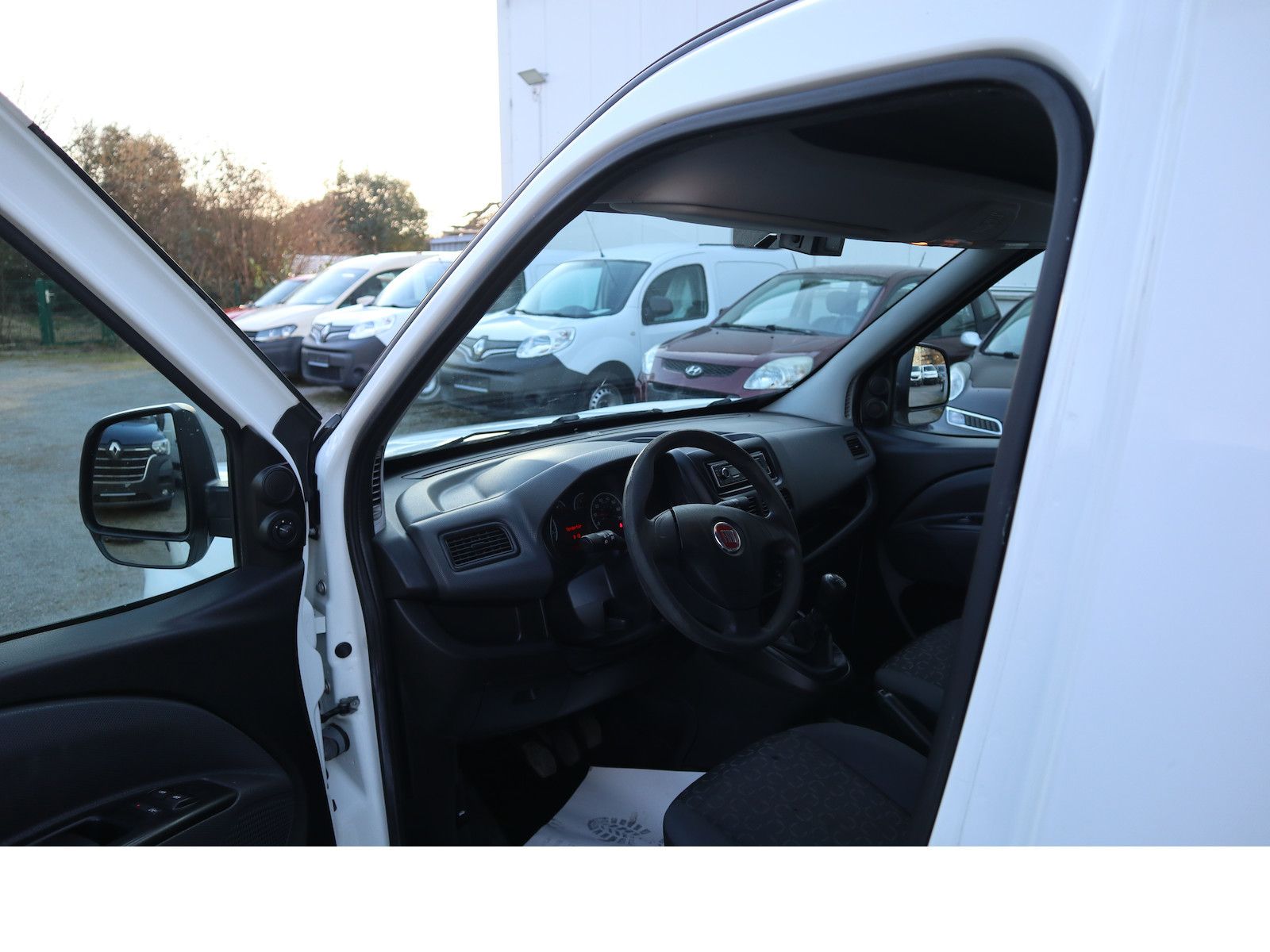 Fahrzeugabbildung Fiat Doblo SX Kasten Kühlwagen