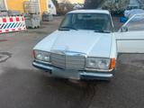 Mercedes-Benz Mercedes Benz W 123 250 Benziner Automatik - Mercedes-Benz 250: W123
