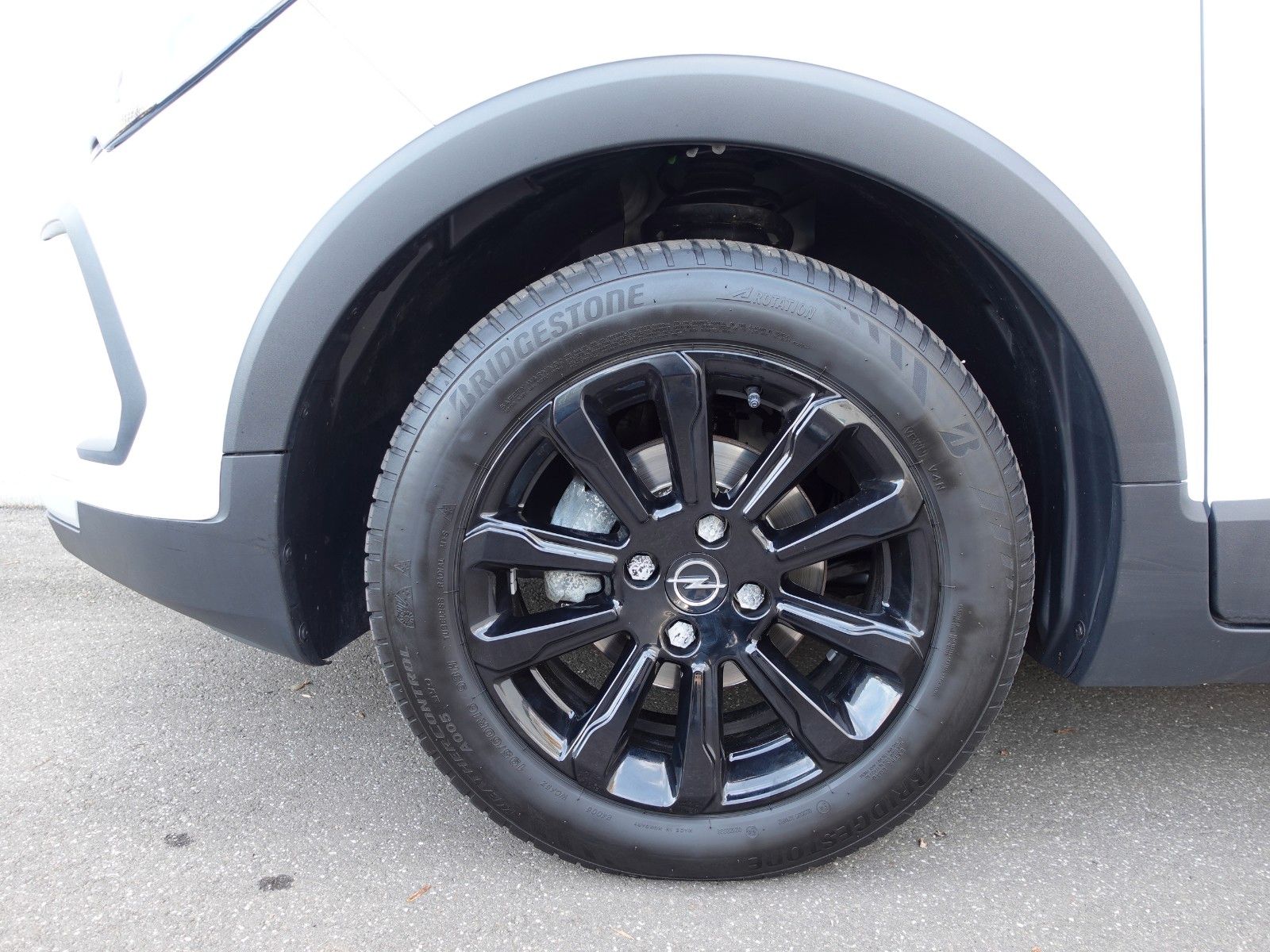 Fahrzeugabbildung Opel Crossland Elegance 1.2,Navi,AHK,Kamera,Allwetter