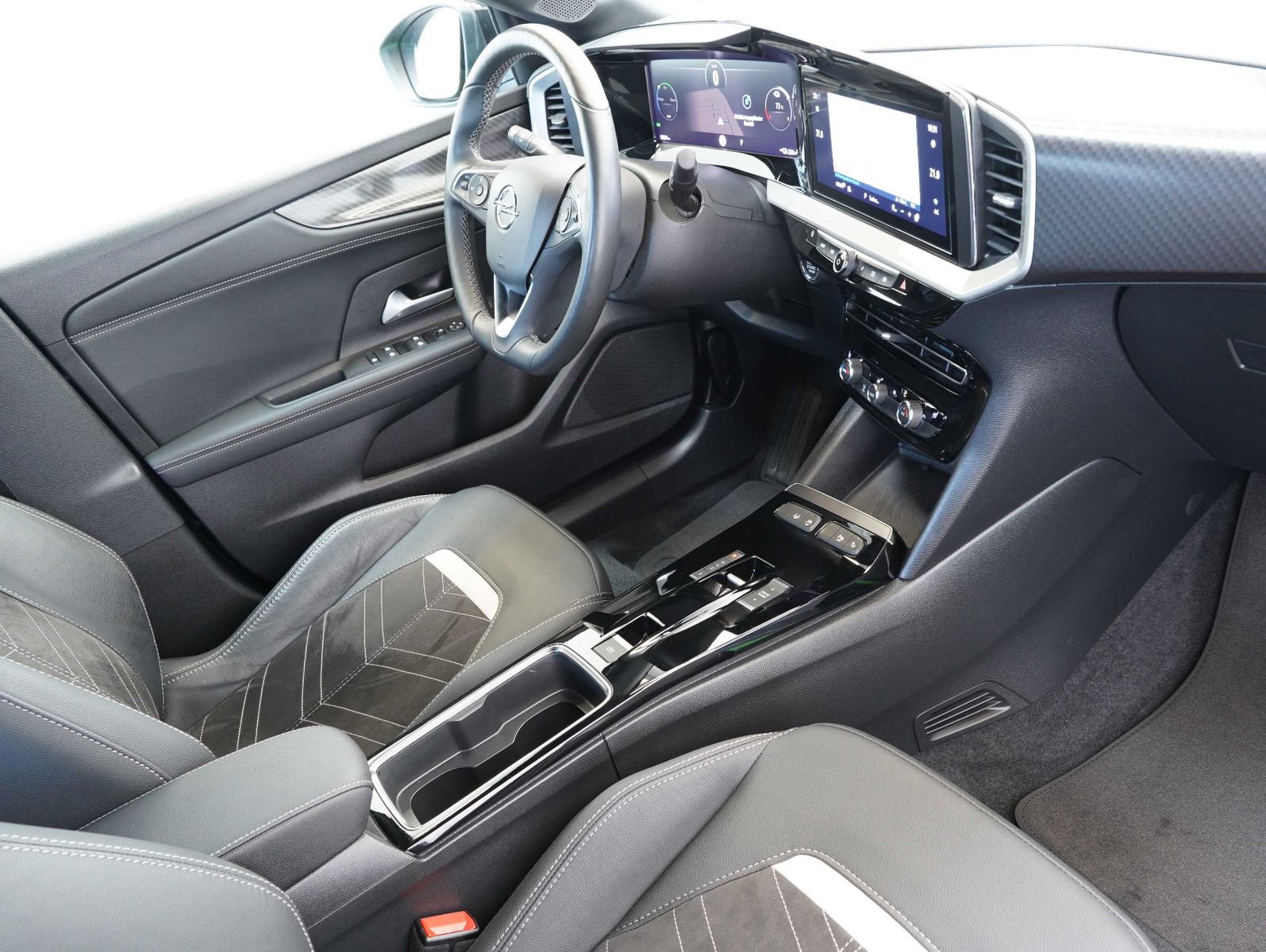 Fahrzeugabbildung Opel Mokka-e Ultimate 50KWH/11KW/WÄRMEPUMPE/SOH