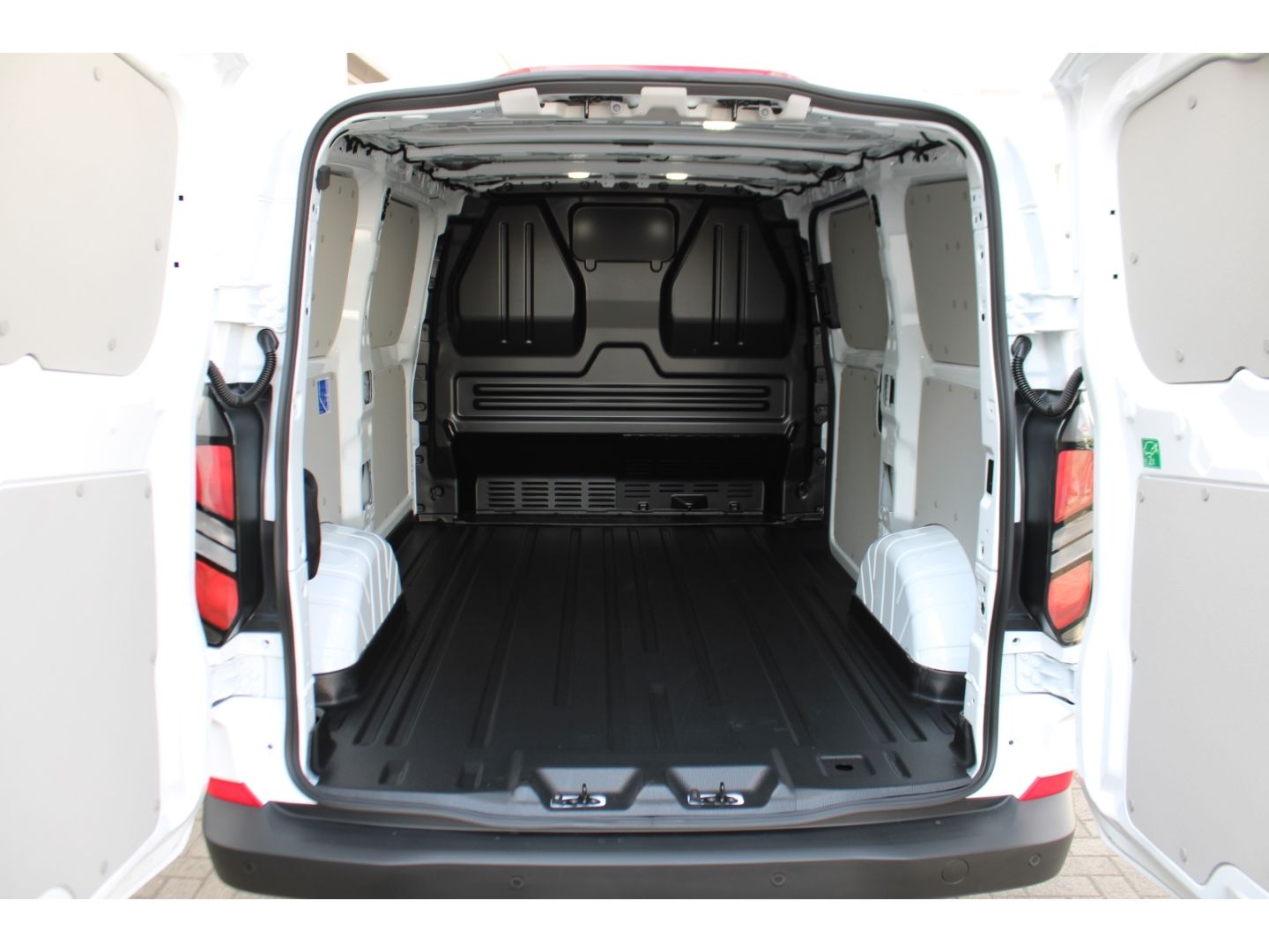 Fahrzeugabbildung Ford Transit Custom 320 L1 Trend LED GRA PDC RFK AHK