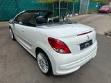 Peugeot 207 CC 1.6 Cabrio Roland Garros*Klima*Leder*PDC* - Peugeot 207: 1.6