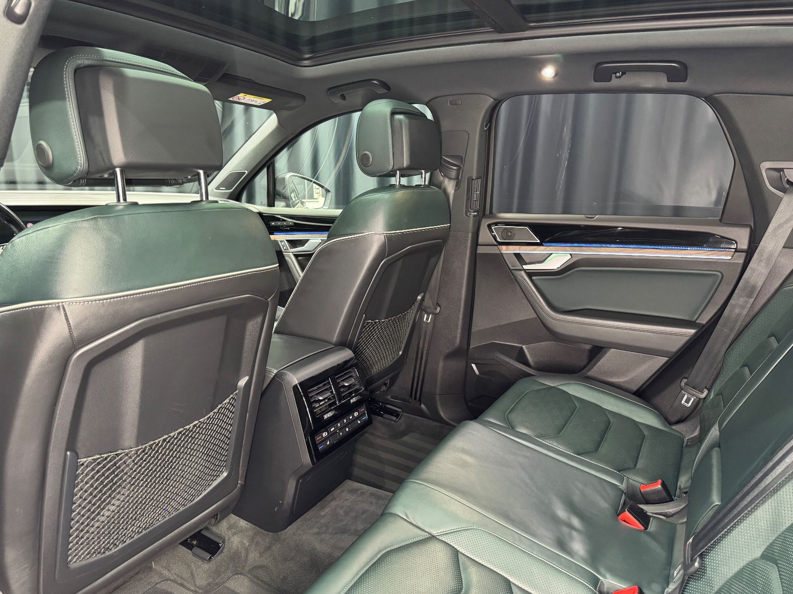 Fahrzeugabbildung Volkswagen Touareg 4.0 TDI V8 Atmosphere 4Motion|R-LINE|AHK