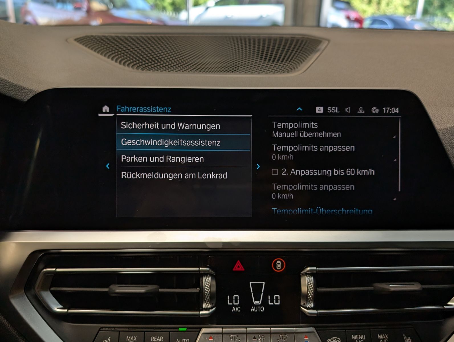 Fahrzeugabbildung BMW 320 e xDrive Sport Line Schadow Pano Laser Navi