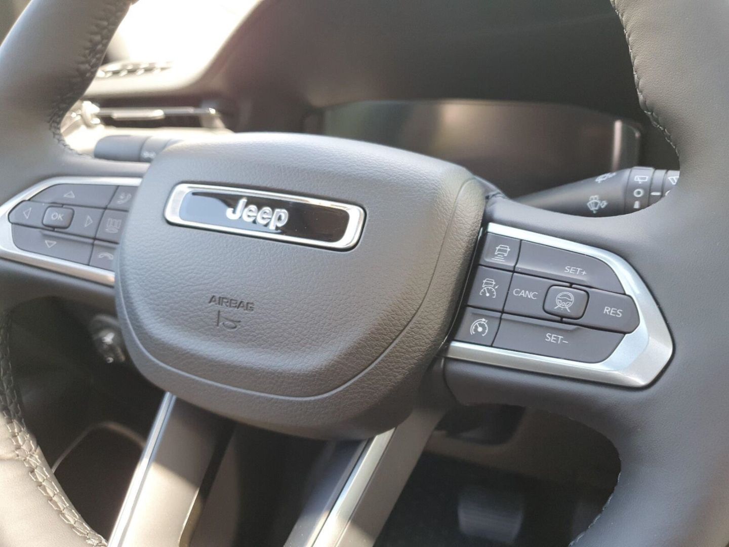 Fahrzeugabbildung Jeep Compass 1.5 MHEV ''Summit'' PANORAMADACH SOFORT