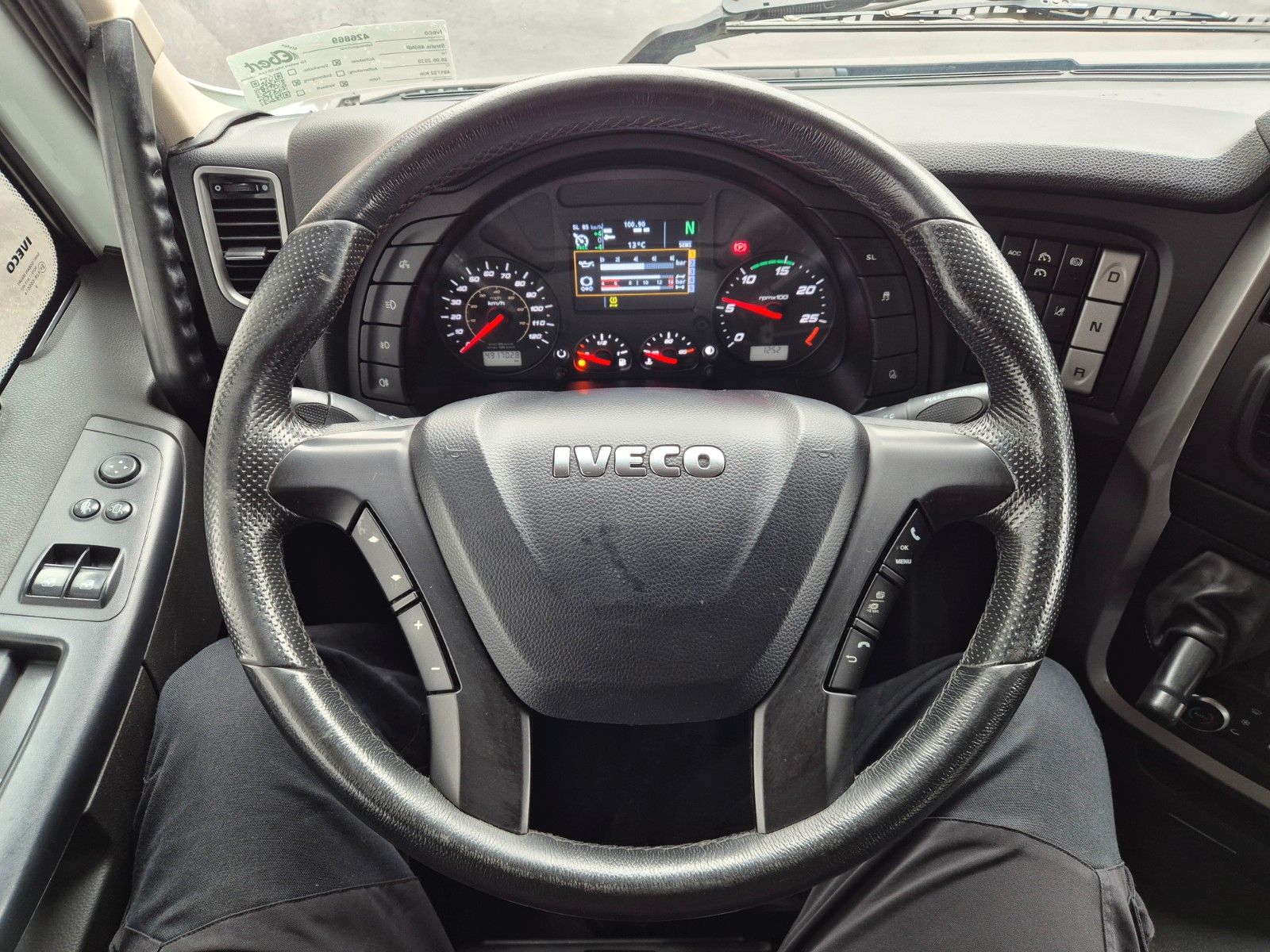 Fahrzeugabbildung Iveco Stralis 460NP LNG Intarder 3 Stück