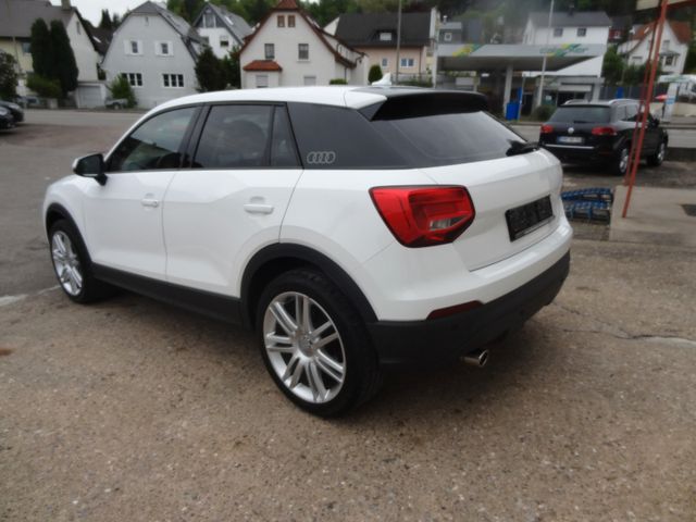 Fahrzeugabbildung Audi Q2/Super-Optik/Navi/Euro6/2.Hd/Alu/PDC/Garantie/