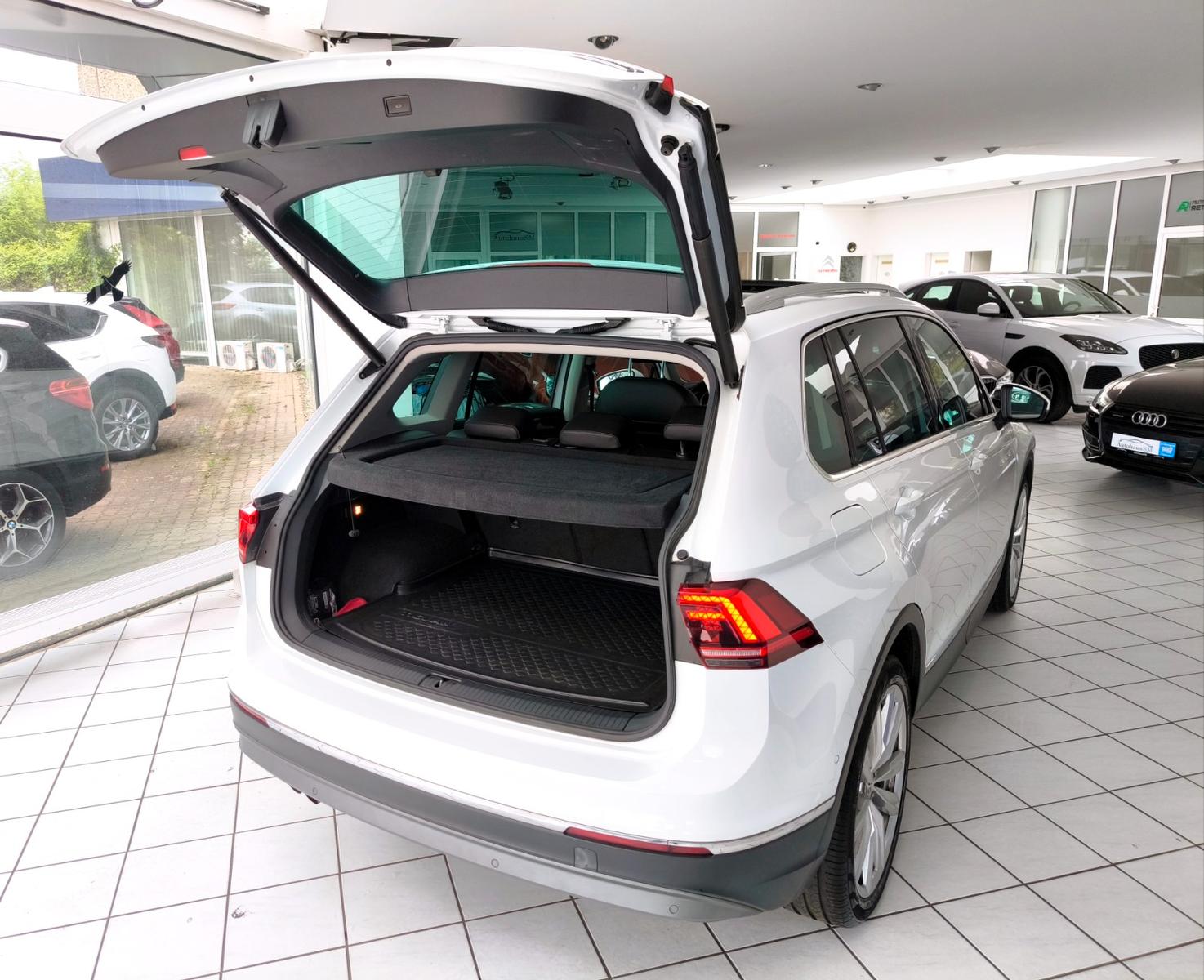 Volkswagen Tiguan Highline*4Motion*Standheizung*Panorama*