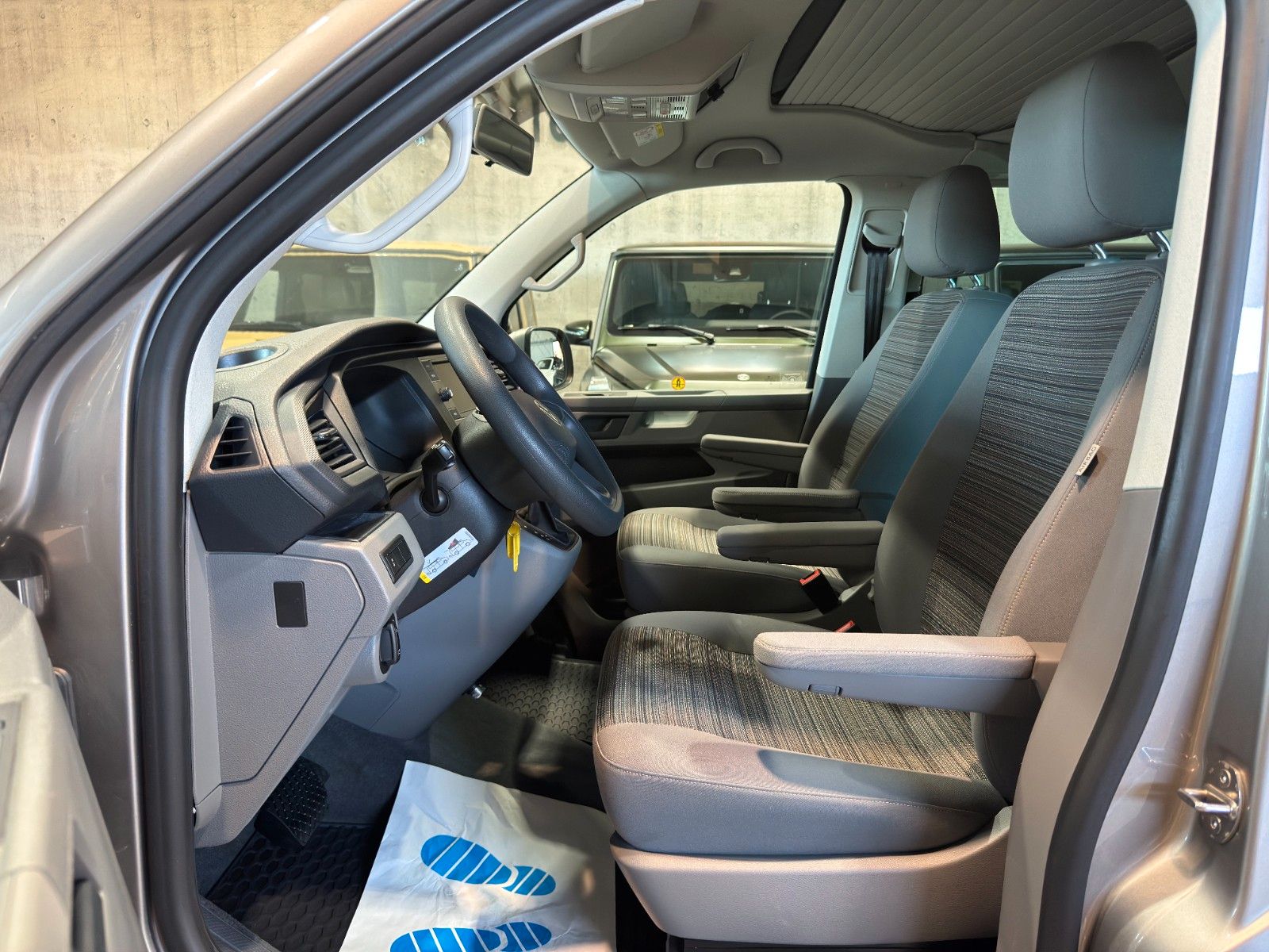Volkswagen T6 California Multivan Beach Tour PDC AHK RADIO foto 13