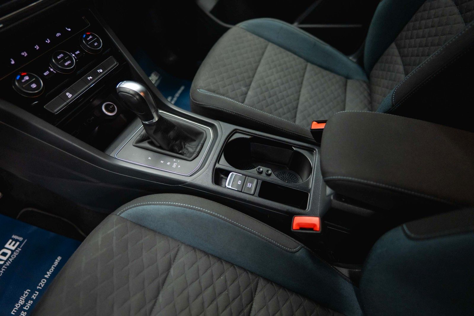 Fahrzeugabbildung Volkswagen Touran 1.6 Comfortline IQ.Drive | 7 Sitze | ACC