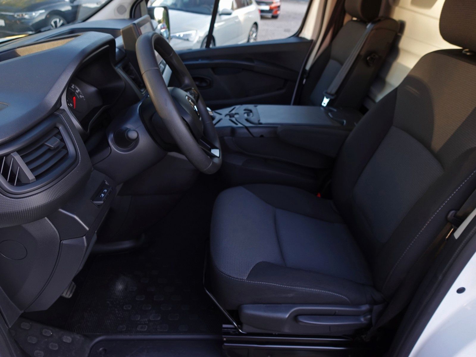 Fahrzeugabbildung Renault Trafic 2.0 Blue dCI Klima/Navi/EASYLINKL1H1 2,8t