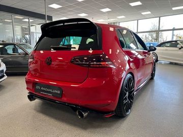 Volkswagen Golf - 10