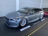 Skoda Superb 2.0 TDI Airride KW , Rieger , GARANTIE