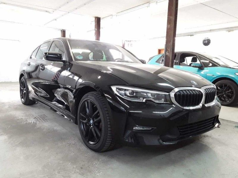 Image of BMW 330