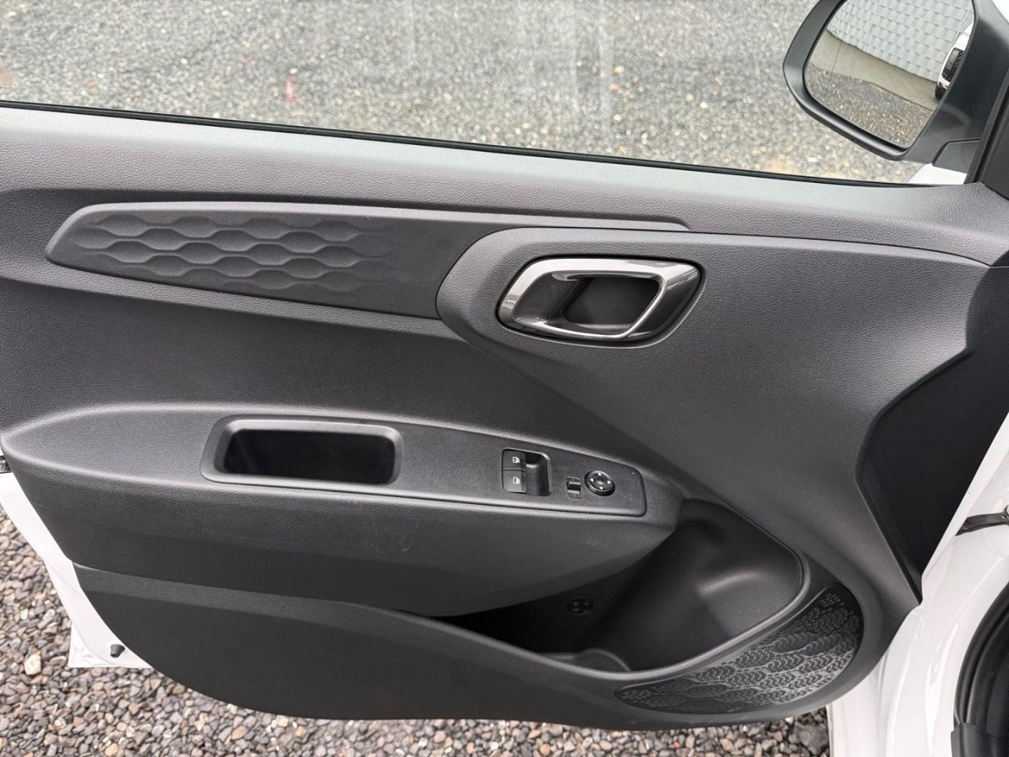 Fahrzeugabbildung Hyundai i10 FL 1.0 MT 2WD Trend Klima Parksensoren