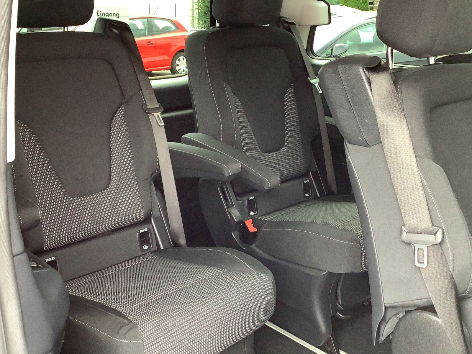 Fahrzeugabbildung Mercedes-Benz V 250 d EDITION 4M 7-Si. LED AHK NAVI MBUX