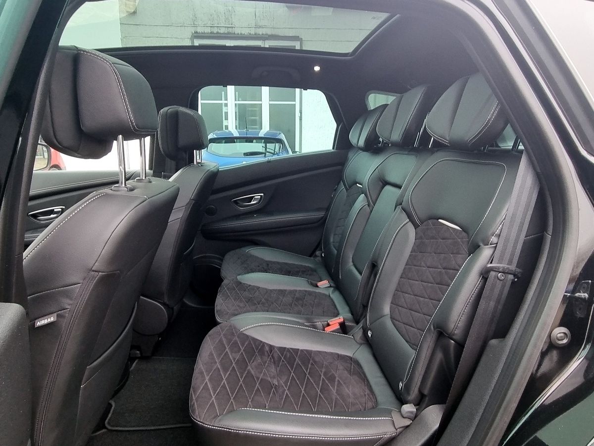 Fahrzeugabbildung Renault Scenic Black Edition TCe 160 GPF