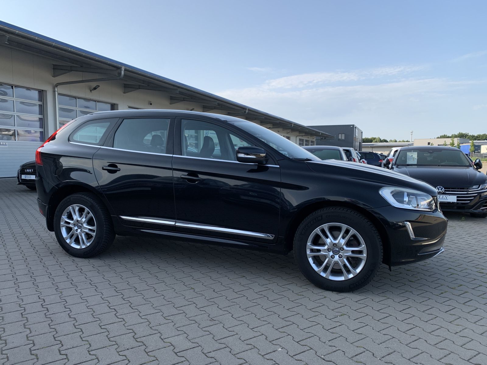 Fahrzeugabbildung Volvo XC60 2.4 D*Summum AWD*Leder*AHK*Temp*Navi*SHZ*