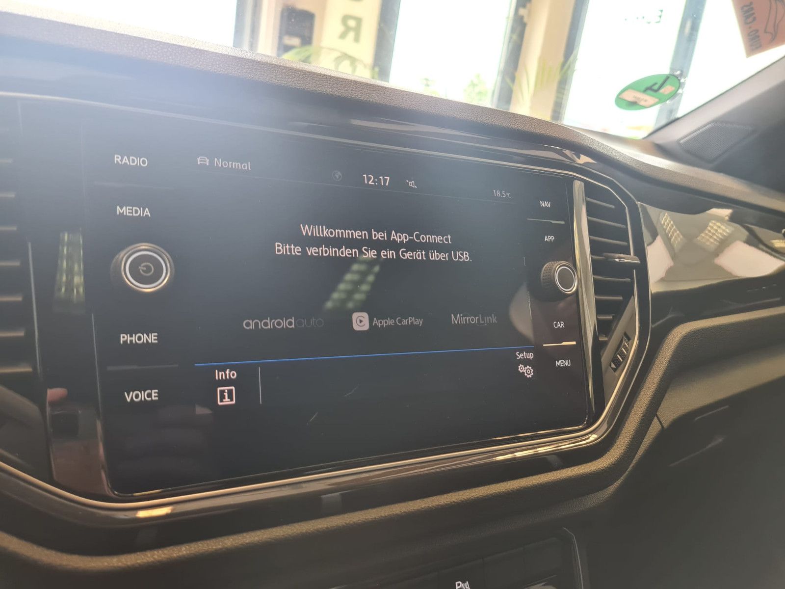 Fahrzeugabbildung Volkswagen T-Roc Sport 4Motion / NAVI / LED / KAMERA