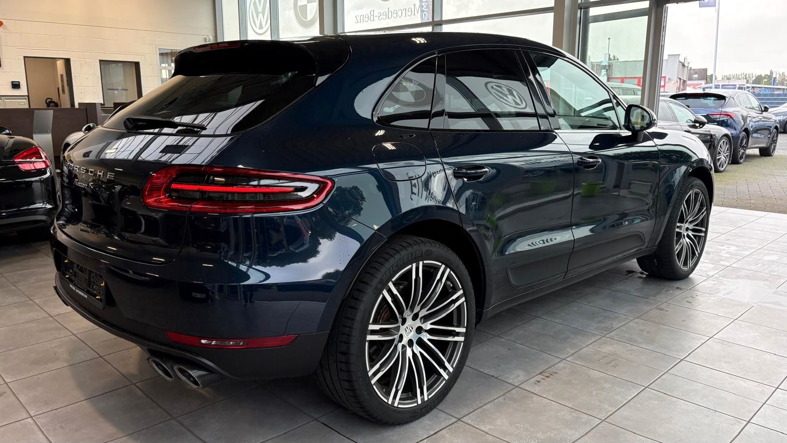Fahrzeugabbildung Porsche Macan S Diesel/Panodach/21 Zoll Turbo/