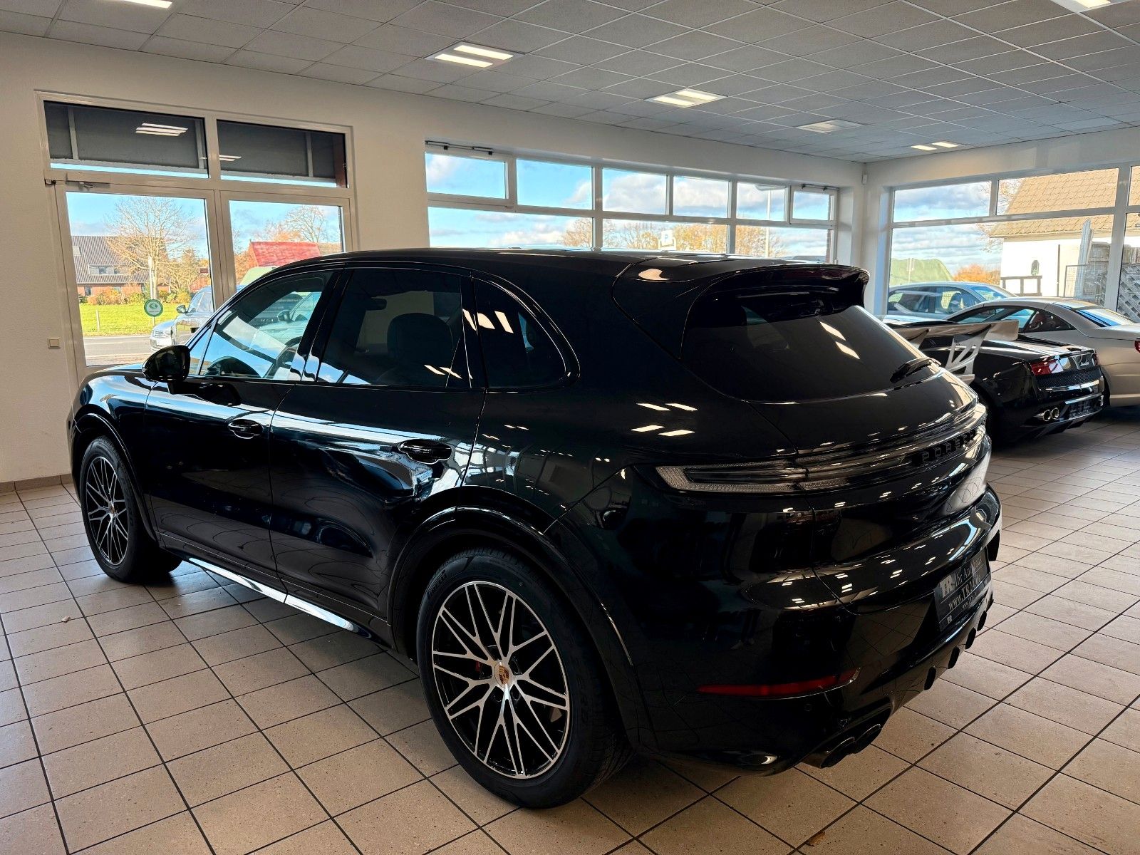 Fahrzeugabbildung Porsche Cayenne GTS SportDesign/Panorama/InnoDrive