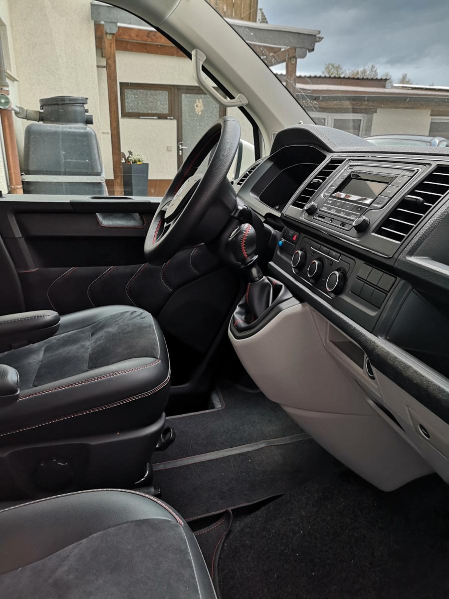 Volkswagen T6 Transporter (Campingausbau)