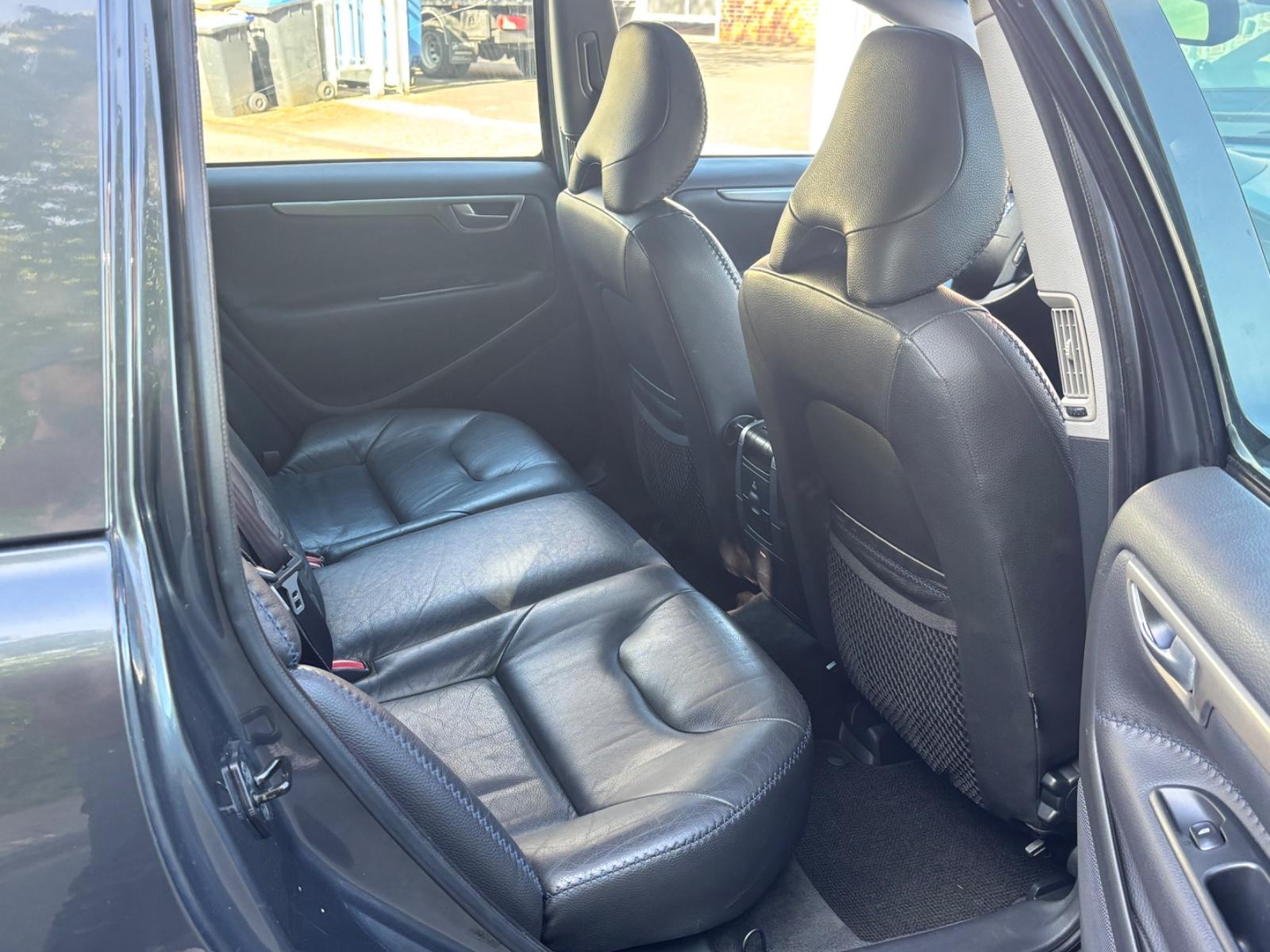 Volvo XC70 2004 — photo 14