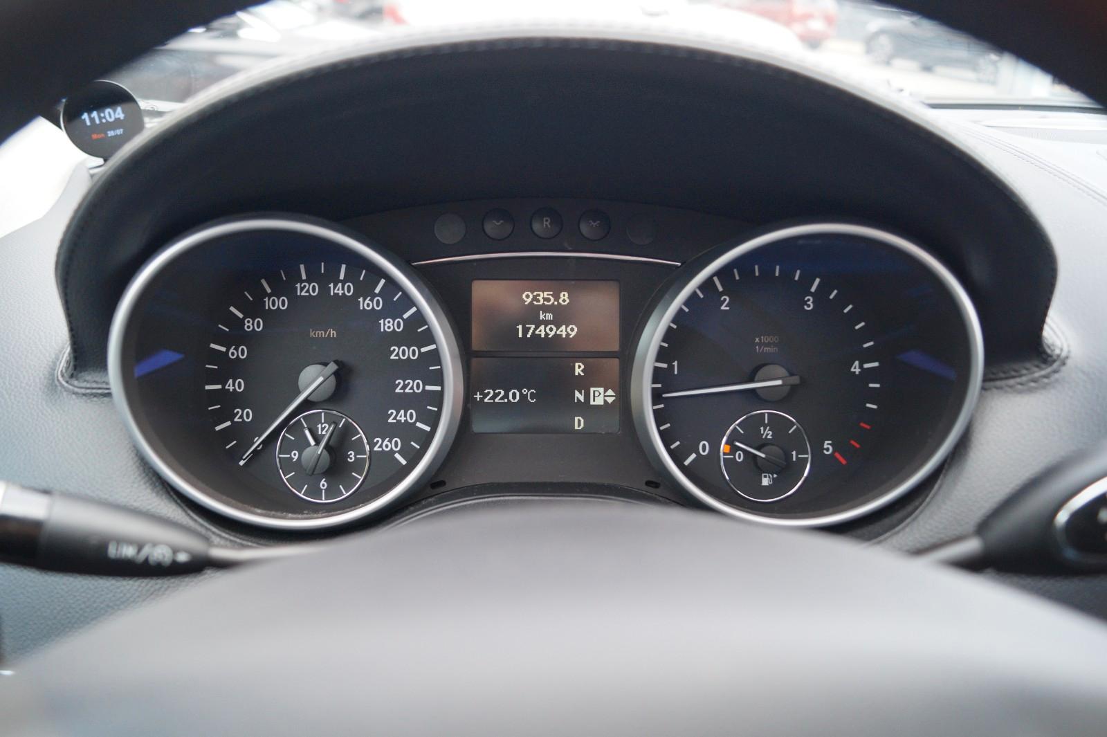 Mercedes-Benz ML 350 CDI 4Matic V6 211 ch – Pack Sport – Toit ouvrant – Cuir – 180 100 km