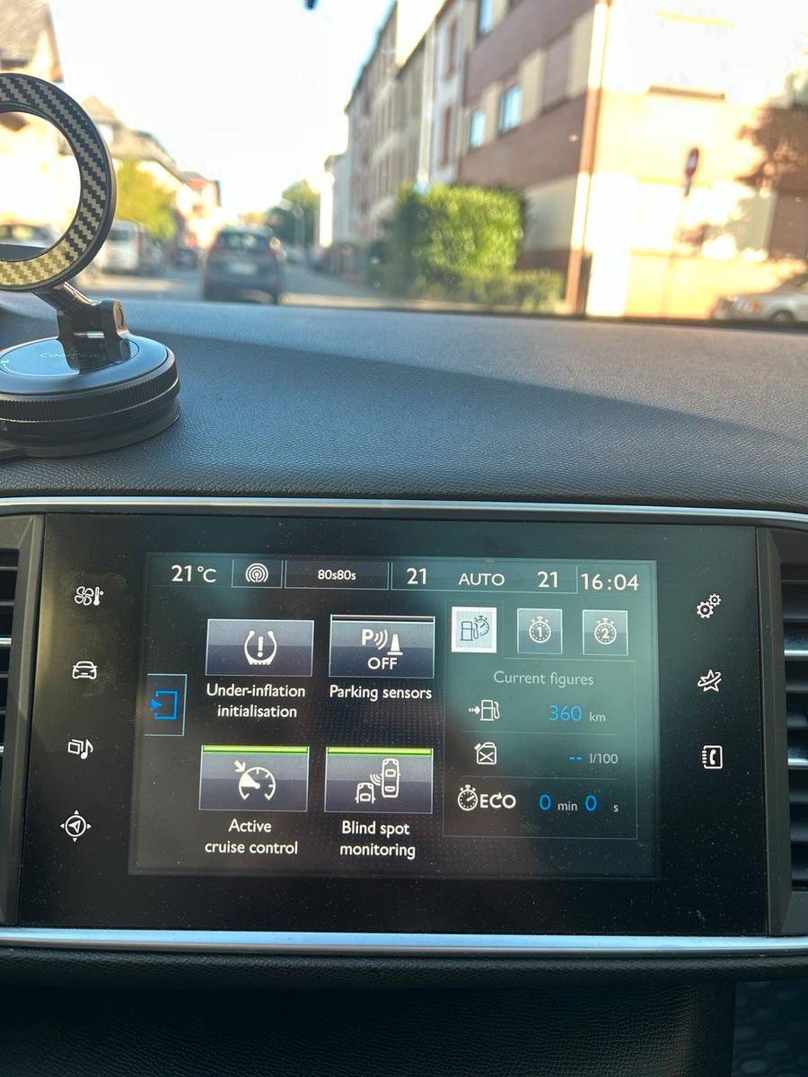 Peugeot 308 2015 — photo 10