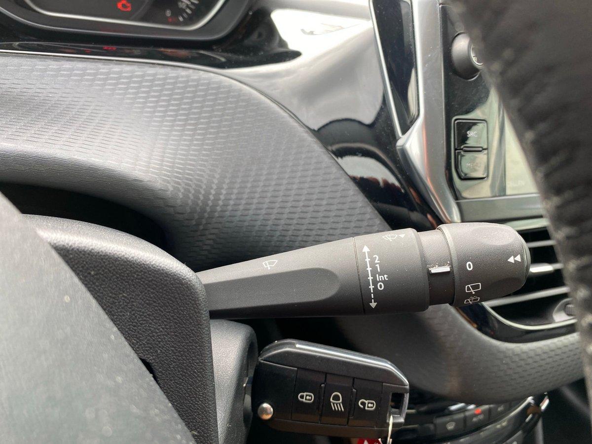 Peugeot 2008 1.2 PURETECH 82 ACTIVE KLIMA+SHZ+BLUETOOTH
