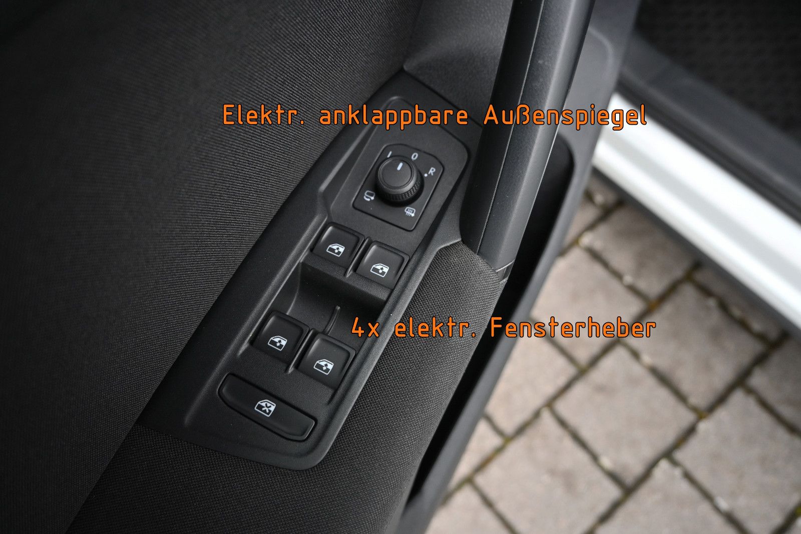 Fahrzeugabbildung Volkswagen Tiguan 2.0 TDI DSG 4MOT Life °ACC°AHK°HUD°STHZ°