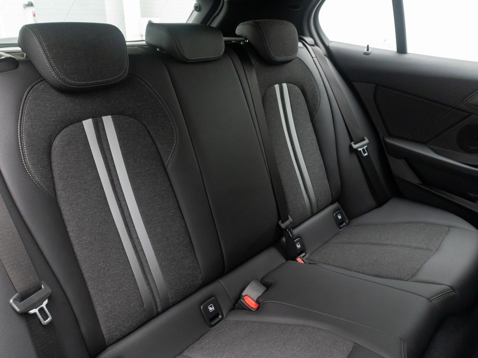 Fahrzeugabbildung BMW 120i Sport Line DAB Kamera AHK LED DriveAss WLAN