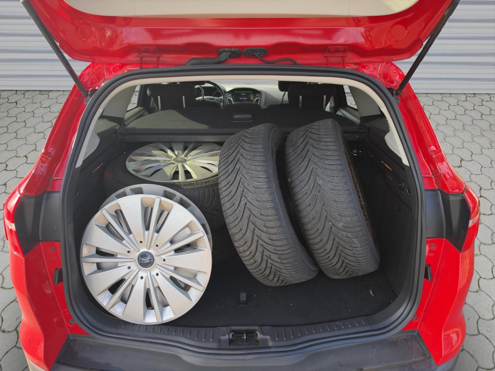 Ford Focus 2014 — photo 10